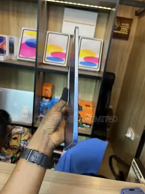 Apple iPad (2025) 128 GB Blue