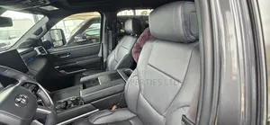 Toyota Tundra 2024 Gray