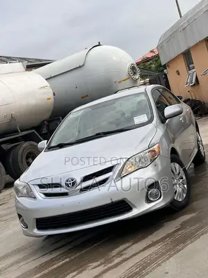 Toyota Corolla LE 4dr Sedan (1.8L 4cyl 4A) 2012 Silver