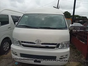 Toyota HiAce 2012 White