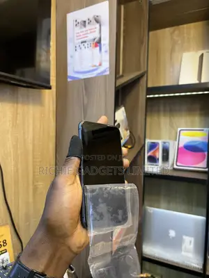 Apple iPhone 11 64 GB Black