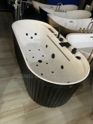 Jacuzzi Bathtub With Hydro Massage Jets Matte Black Faucet Set