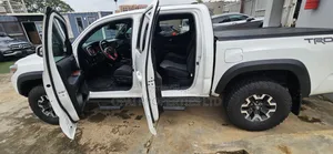 Toyota Tacoma 2023 White