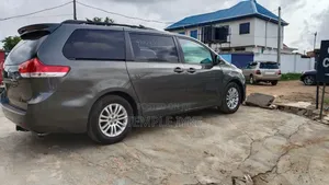 Toyota Sienna 2013 Gray
