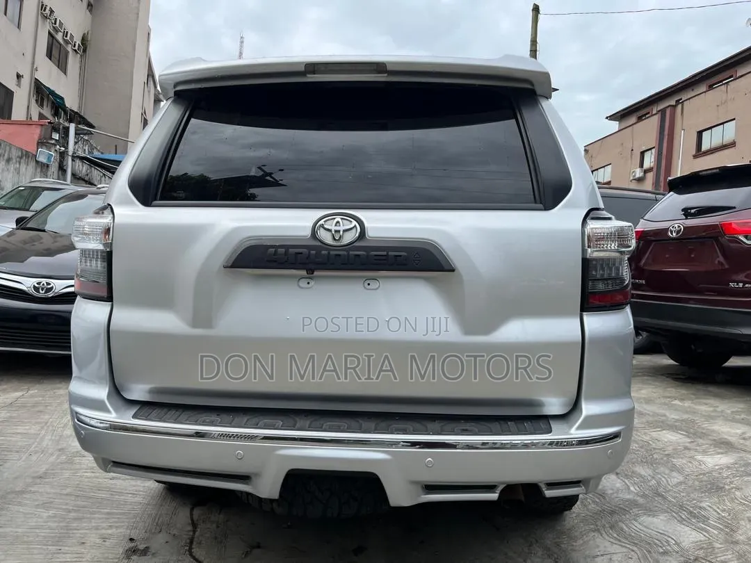 Toyota 4-Runner 2015 Silver