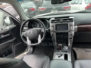 Toyota 4-Runner 2015 Silver