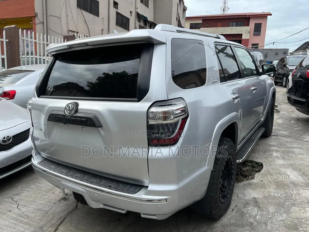 Toyota 4-Runner 2015 Silver
