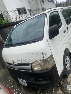 Toyota HiAce 2012 White