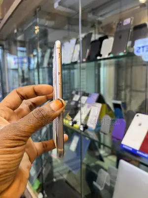 Apple iPhone 6 64 GB Silver