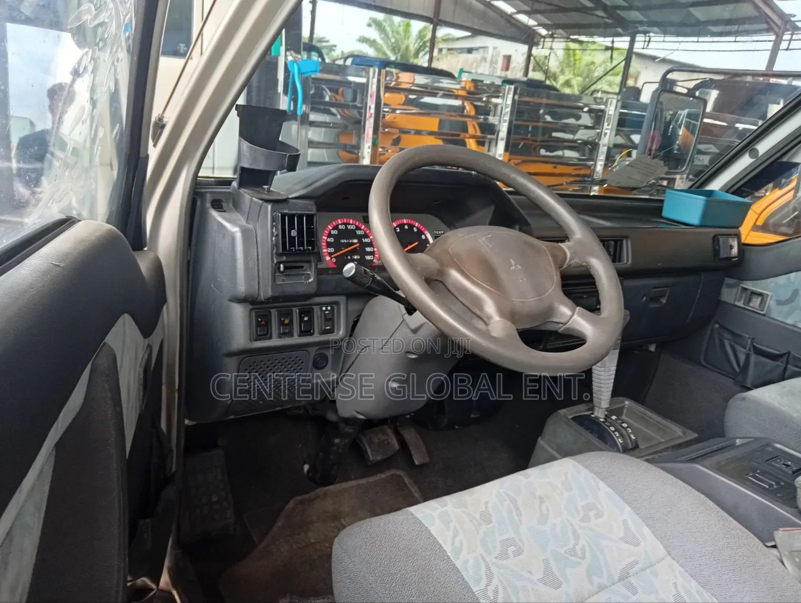 Mitsubishi L300 2004 Silver