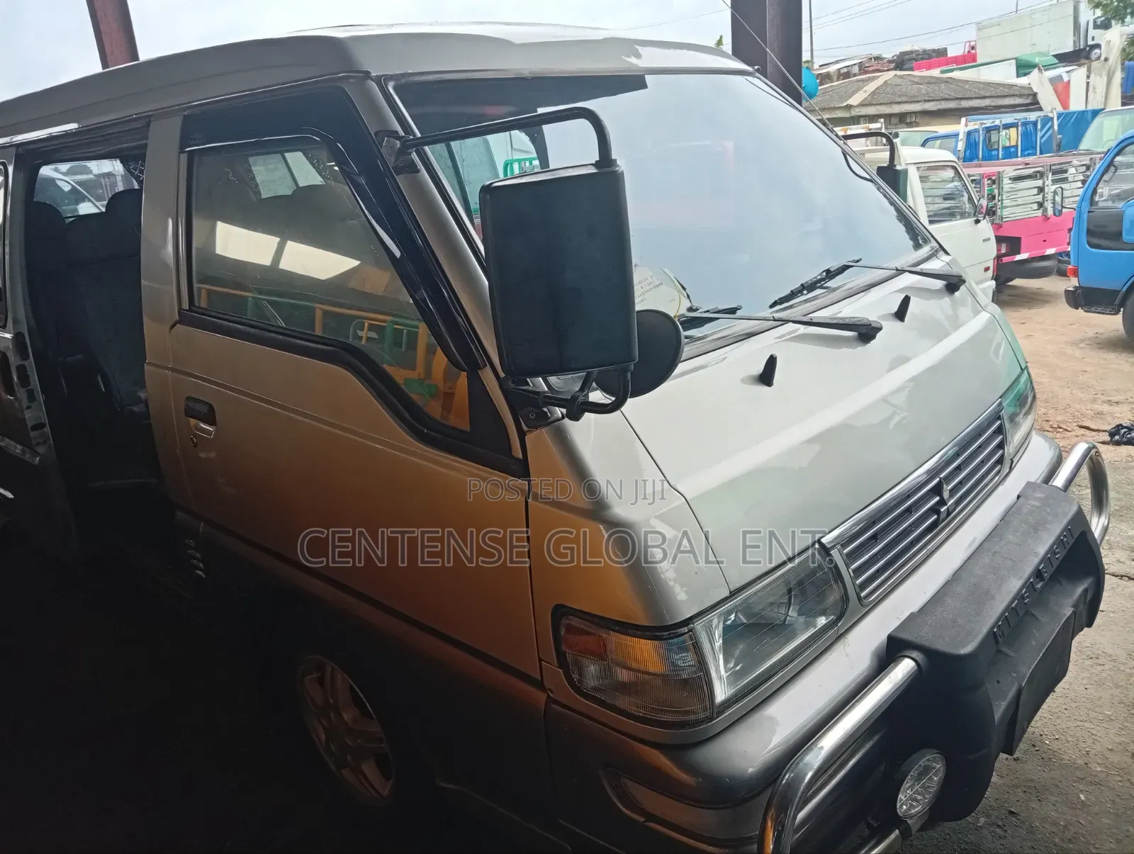 Mitsubishi L300 2004 Silver