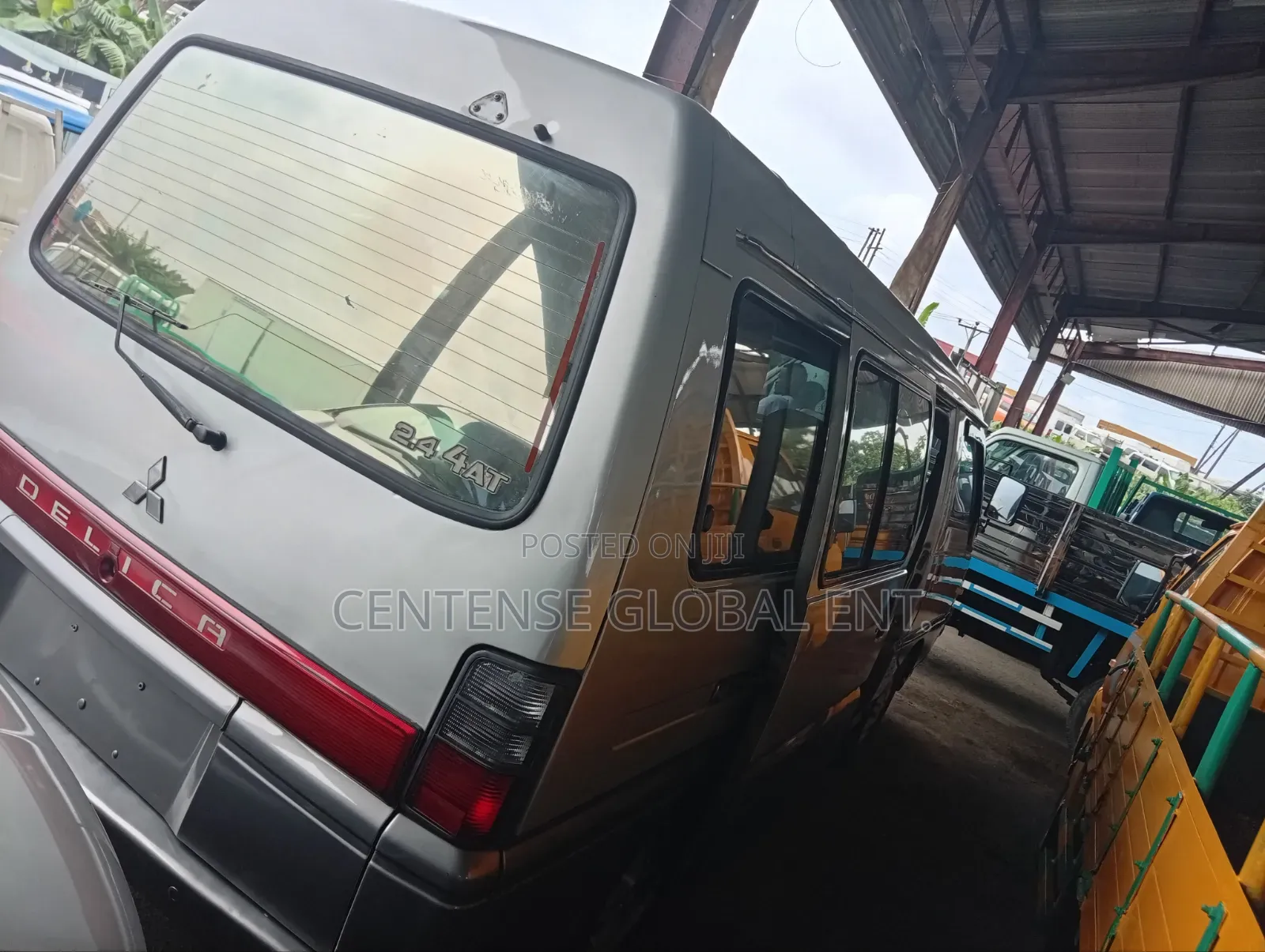 Mitsubishi L300 2004 Silver
