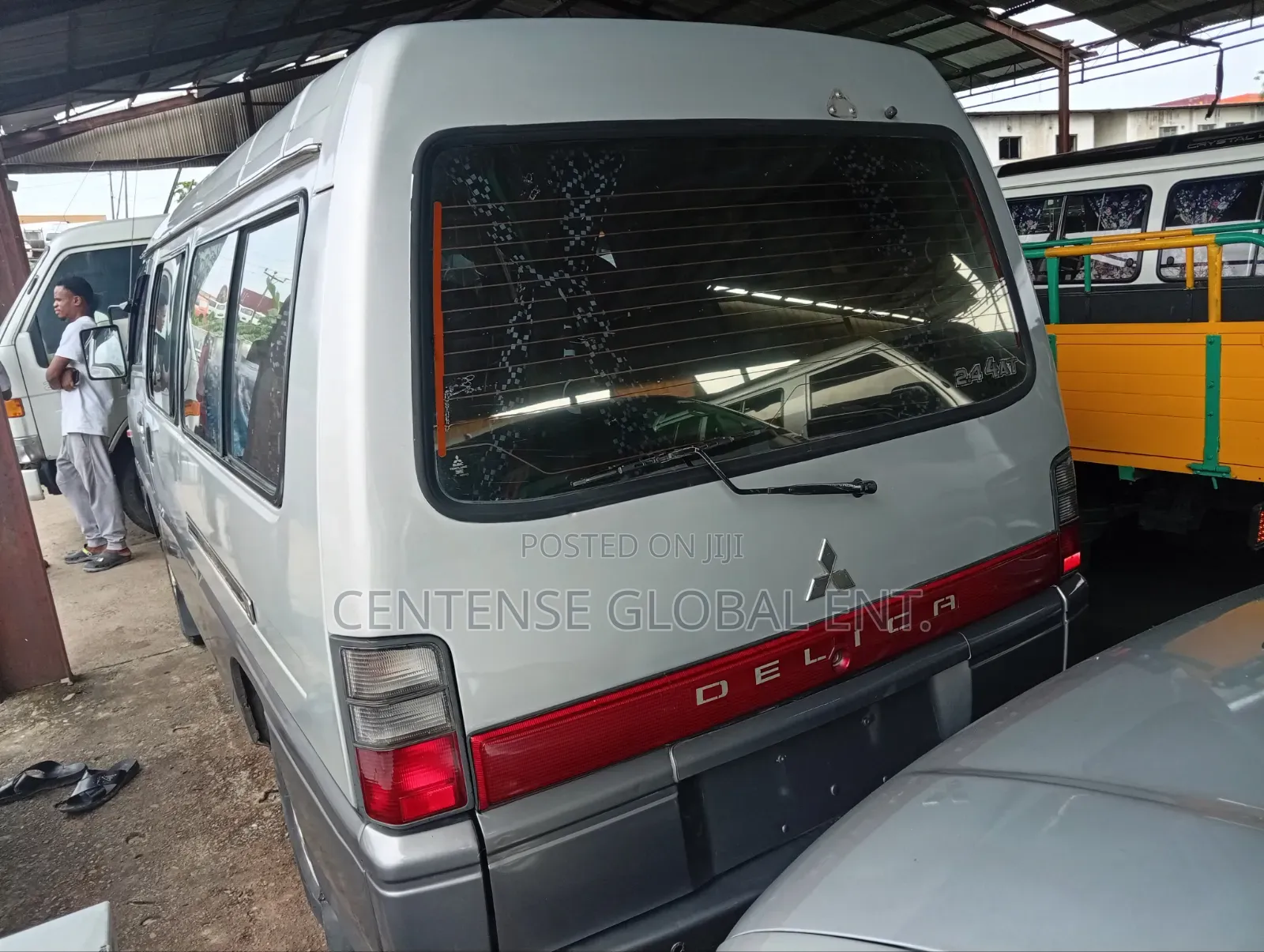 Mitsubishi L300 2004 Silver