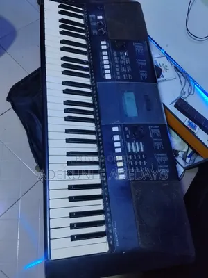 Yamaha PSR E423
