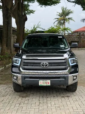 Toyota Tundra SR5 4dr Double Cab SB (5.7L 8cyl 6A) 2015 Black