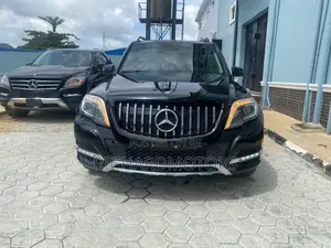 Mercedes-Benz GLK-Class Base GLK 350 4dr AWD 4MATIC (3.5L 6cyl 7A) 2015