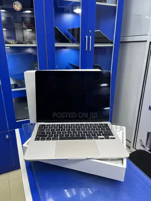 Laptop Apple MacBook Air 2024 M3 16GB Apple M3 SSD 256GB