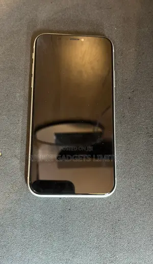 Apple iPhone XR 64 GB White