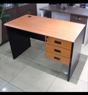 Luxury 4ft Office Table