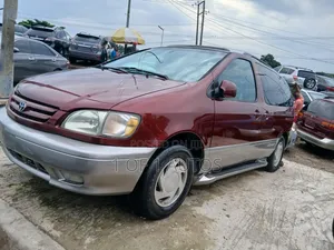 Toyota Sienna XLE 2002 Brown