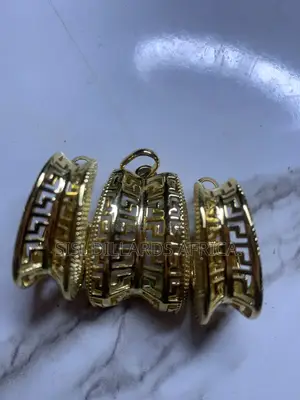 Penda With Earrings.