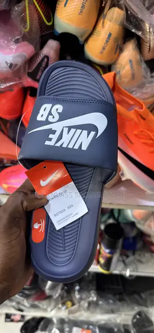 Nike Benassi Slide
