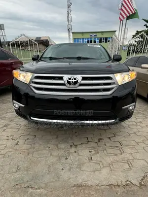 Toyota Highlander SE 2012 Black