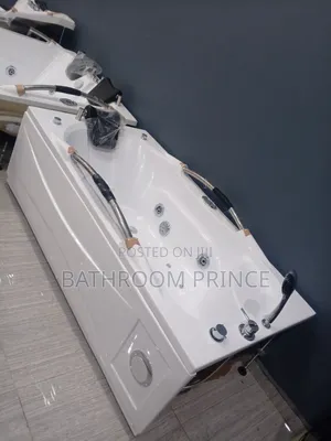 Single Straight Jacuzzi With Hand Grab and Head Rest