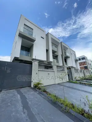 3bdrm Townhouse/Terrace in Lekki Phase One for sale