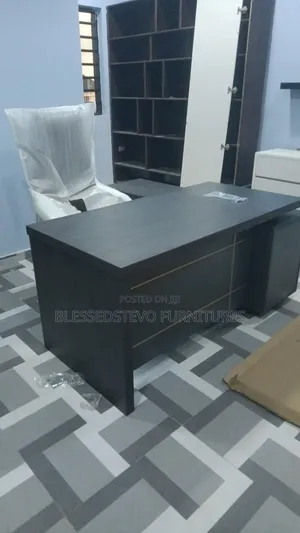 1.6 Meter Office Table With Extension and Mobile Drawer