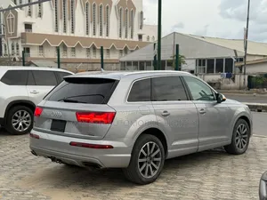 Audi Q7 2018 Silver