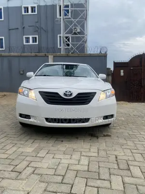 Toyota Camry 2.4 LE 2008 White