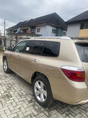 Toyota Highlander 2011 Gold