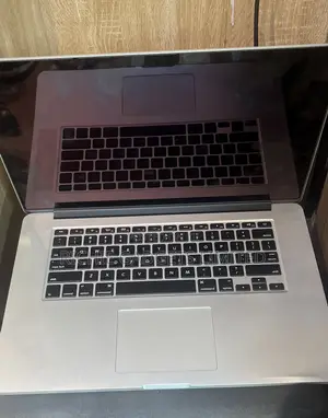 Laptop Apple MacBook Pro 2015 8GB Intel Core i7 SSD 256GB