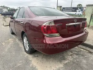 Toyota Camry LE 4dr Sedan (2.4L 4cyl 5A) 2005 Red