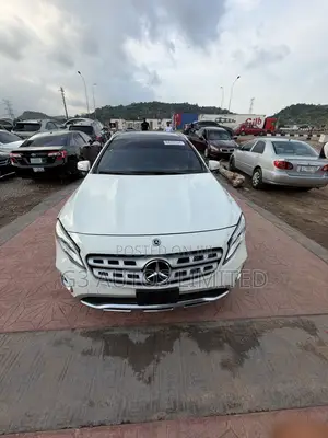 Mercedes-Benz CLA-Class CLA 250 4MATIC Sedan 2017 White