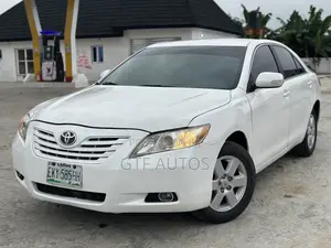 Toyota Camry LE 4dr Sedan (2.4L 4cyl 5A) 2008 White