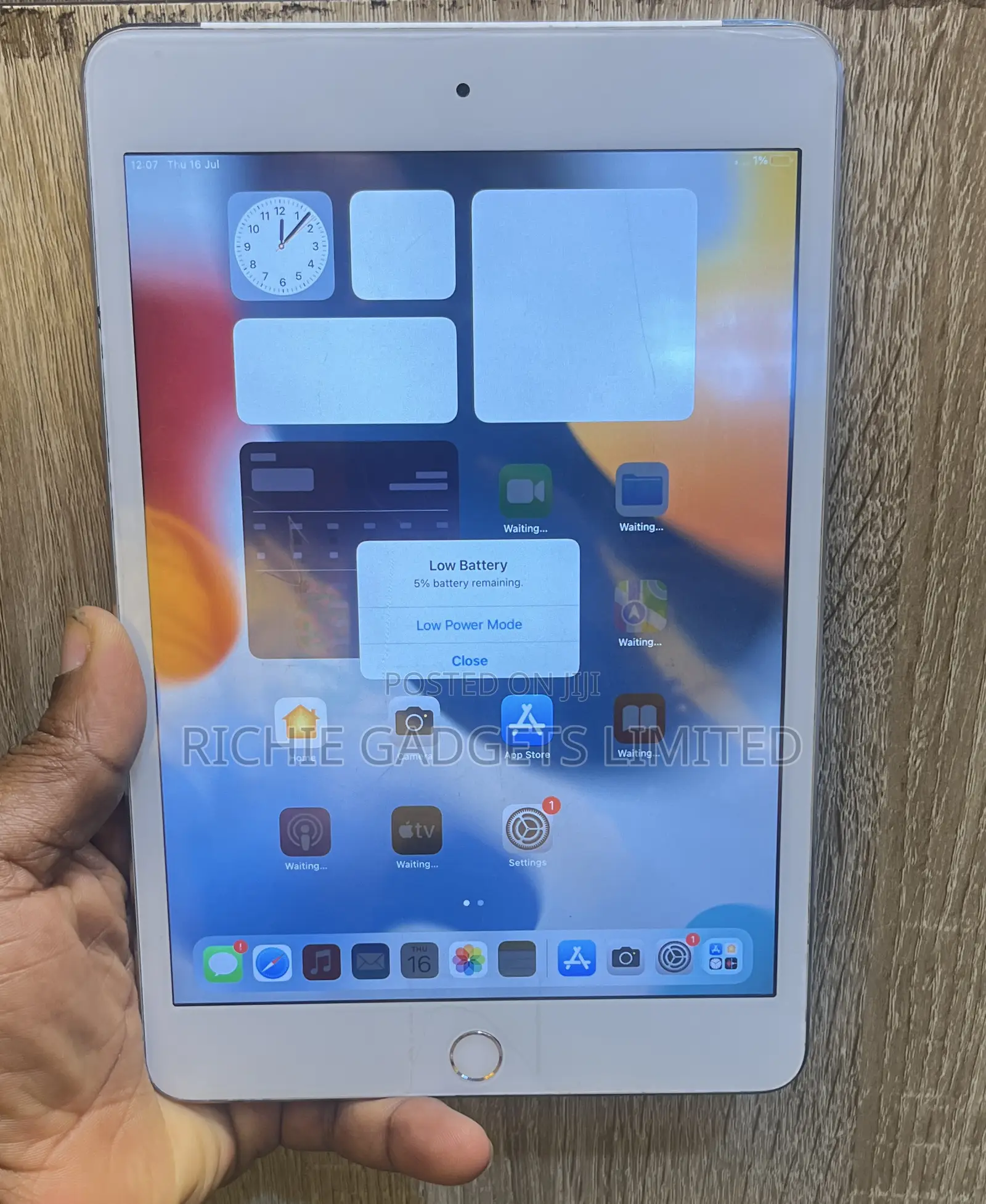 Apple iPad mini 4 128 GB Gray