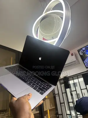 Laptop Apple MacBook Pro 2017 16GB Intel Core i5 SSD 512GB