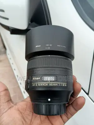 Nikon 85mm Lens