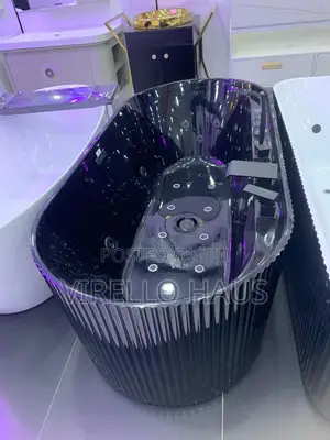Black Oval Stripe Jacuzzi Bath Tub
