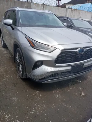 Toyota Highlander 2025 Silver