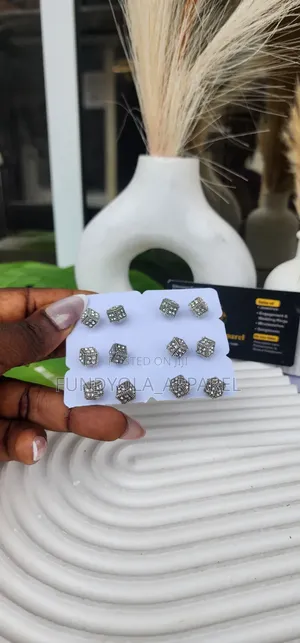 Silver Cube Style Pin Earring