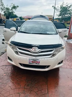 Toyota Venza 2010 White
