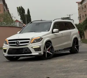 Mercedes-Benz GL-Class GL550 4MATIC 4dr SUV AWD (4.7L 8cyl Turbo 7A)