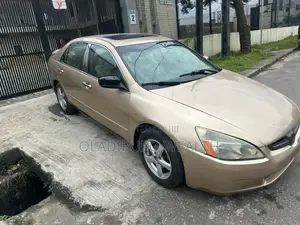Honda Accord 2004 Gold