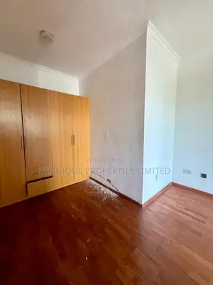 2bdrm Maisonette in Lekki Phase 1 for rent