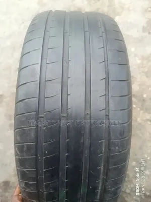 275/45r21 Grade a Tyre
