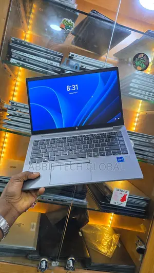 Laptop HP ZBook Firefly G8 8GB Intel Core i7 SSD 256GB