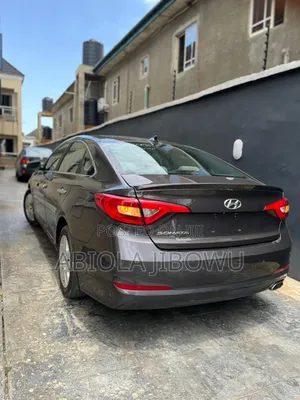 Hyundai Sonata Limited w/Brown Leather 4dr Sedan (2.4L 4cyl 6A) 2015